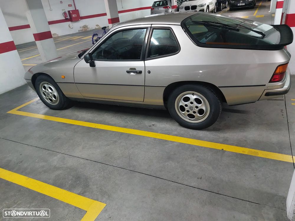 Porsche 924 - 21