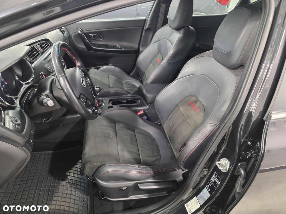 Kia Ceed 1.6 T-GDI GT - 30