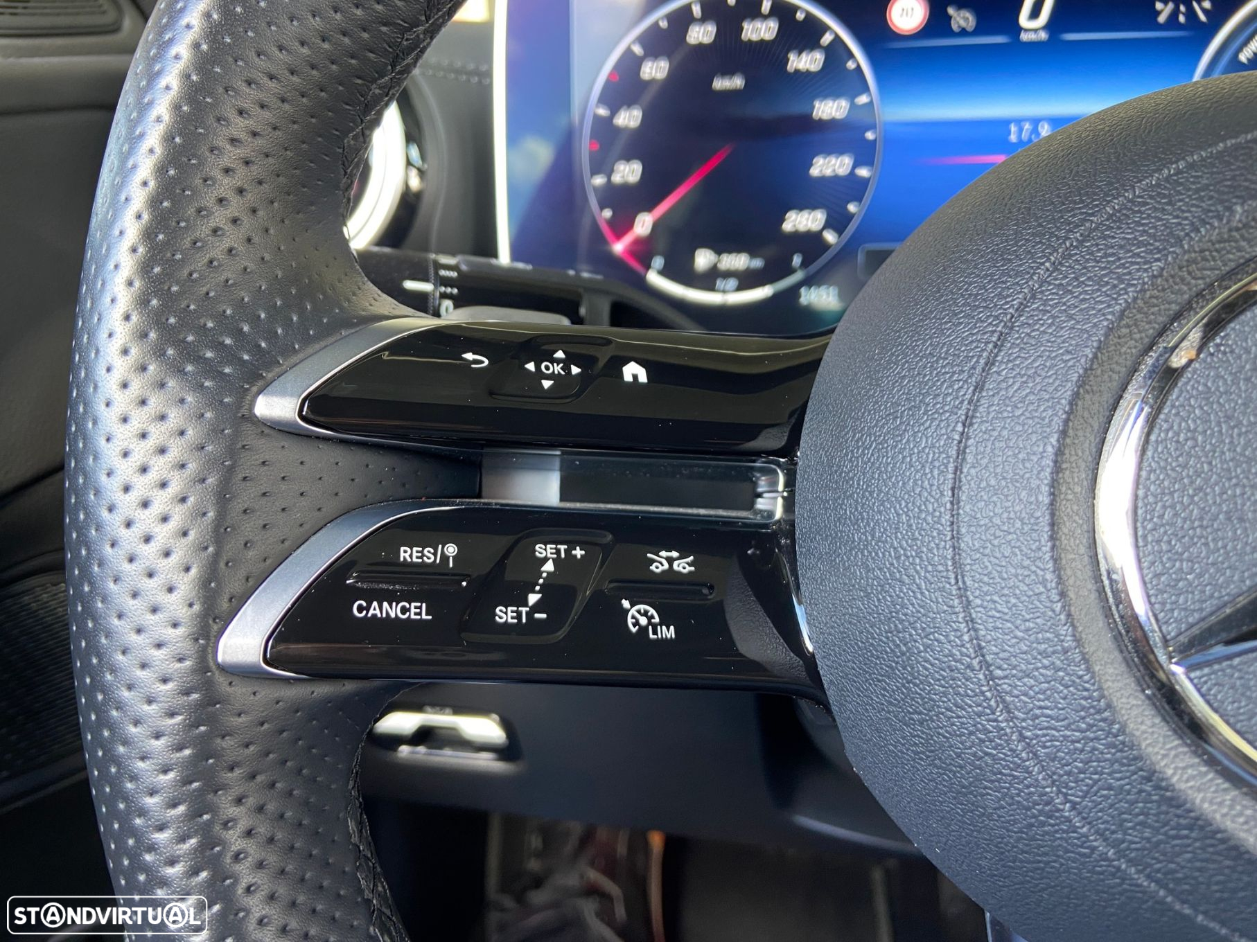 Mercedes-Benz C 300 e AMG Line - 20