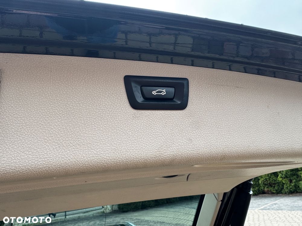 BMW Seria 3 320d Luxury Line EU6 - 32