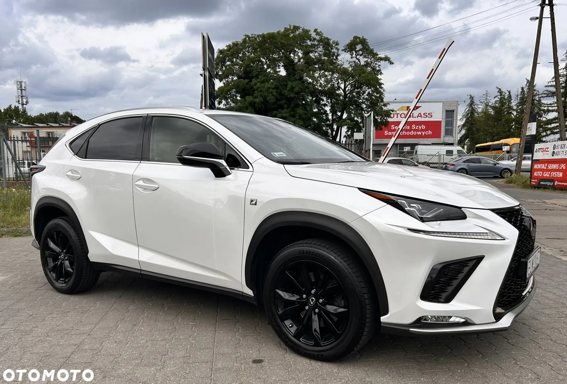 Lexus NX 300 F Sport AWD - 3