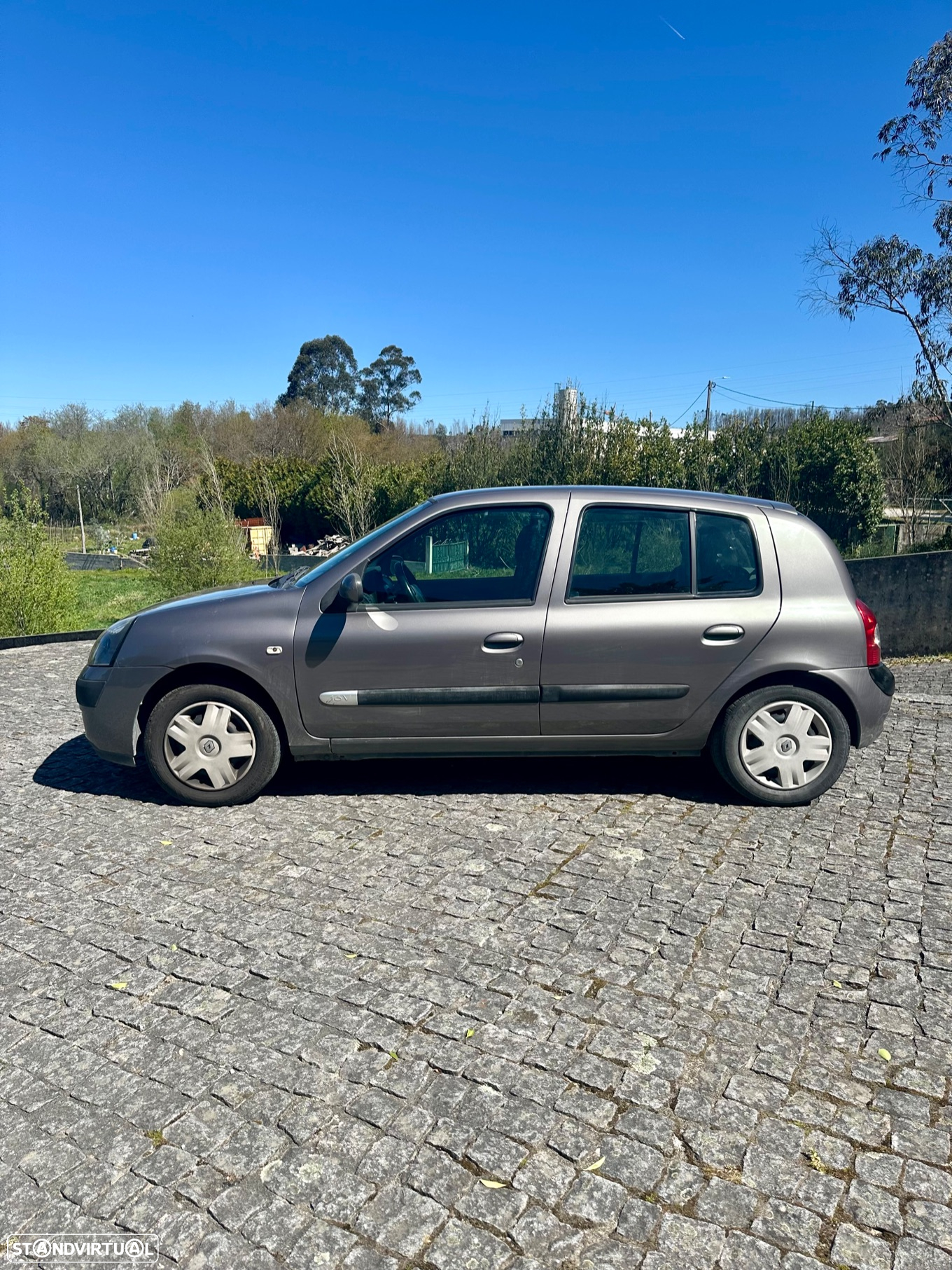 Renault Clio 1.2 16V S - 2