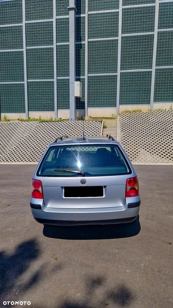 Volkswagen Passat 1.9 TDI Comfortline - 2