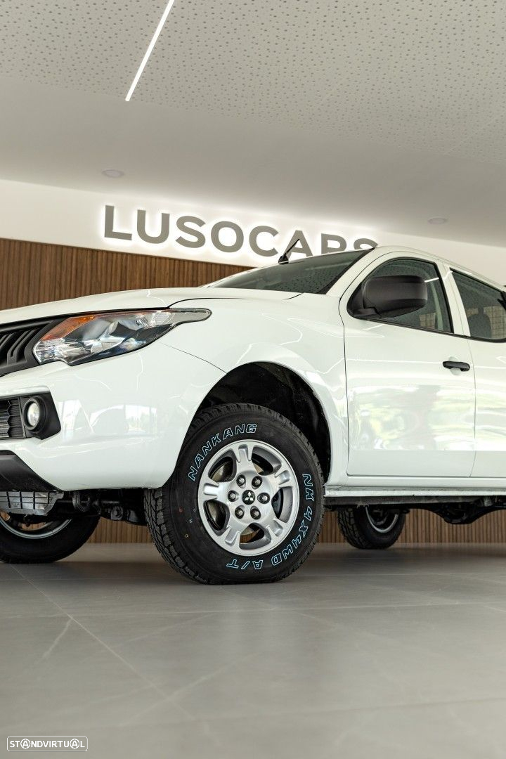 Mitsubishi L200 2.4 DI-D CD Invite 4WD - 28