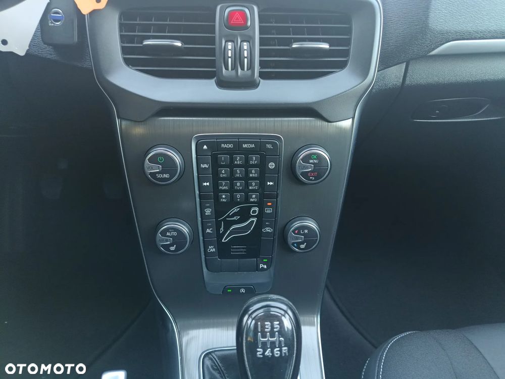 Volvo V40 D3 - 23