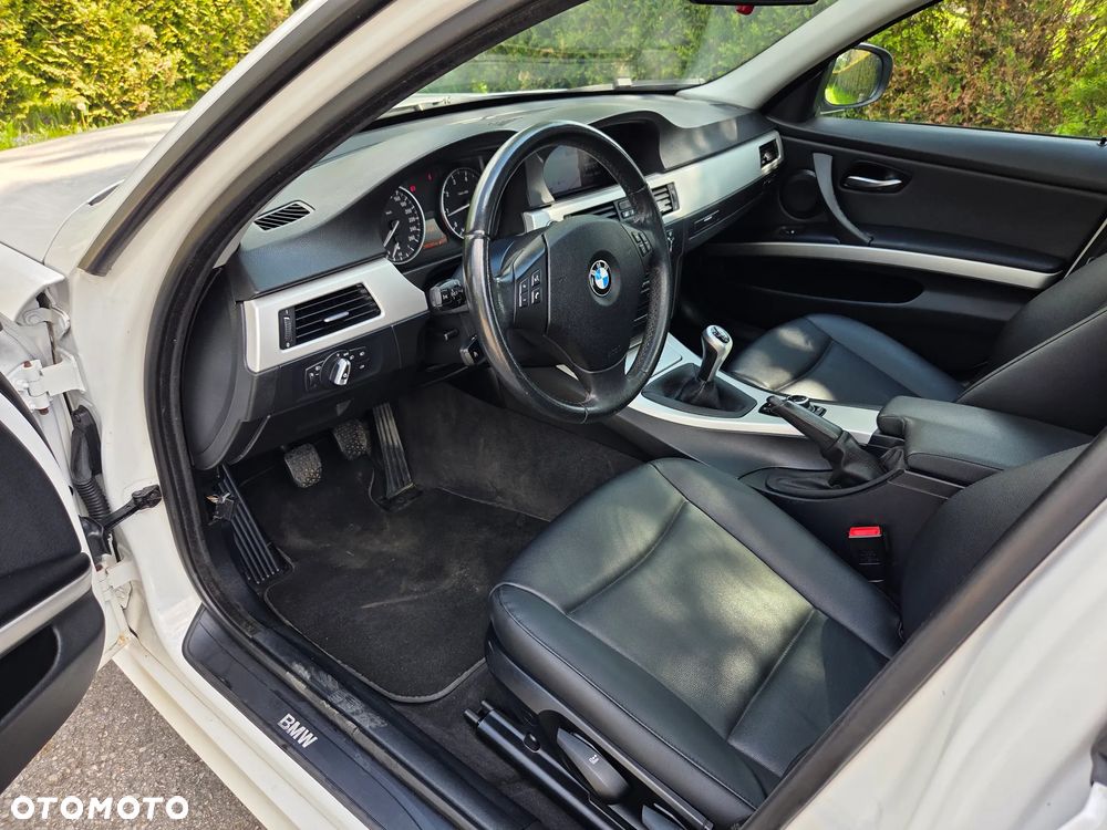 BMW Seria 3 318i Edition Exclusive - 12