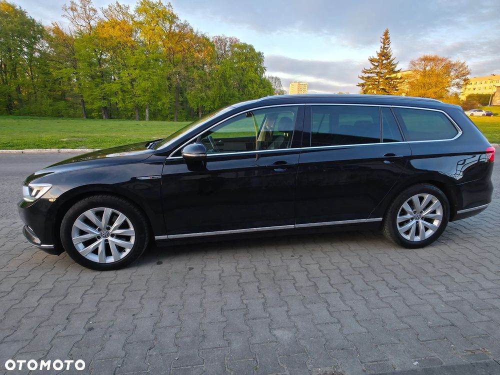 Volkswagen Passat 2.0 TDI SCR 4Mot DSG Comfortline - 2