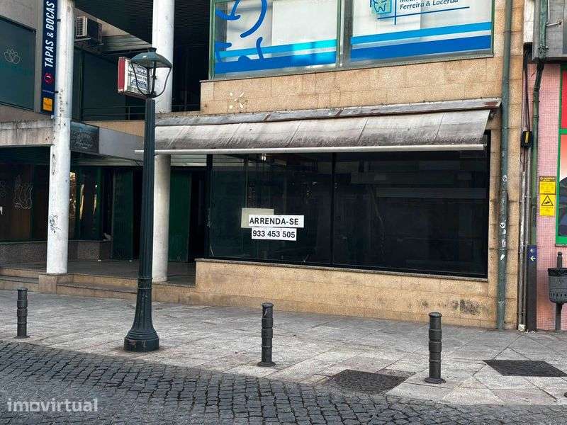 Loja comercial com 2 pisos - Centro histórico de Bragança - Grande imagem: 5/11