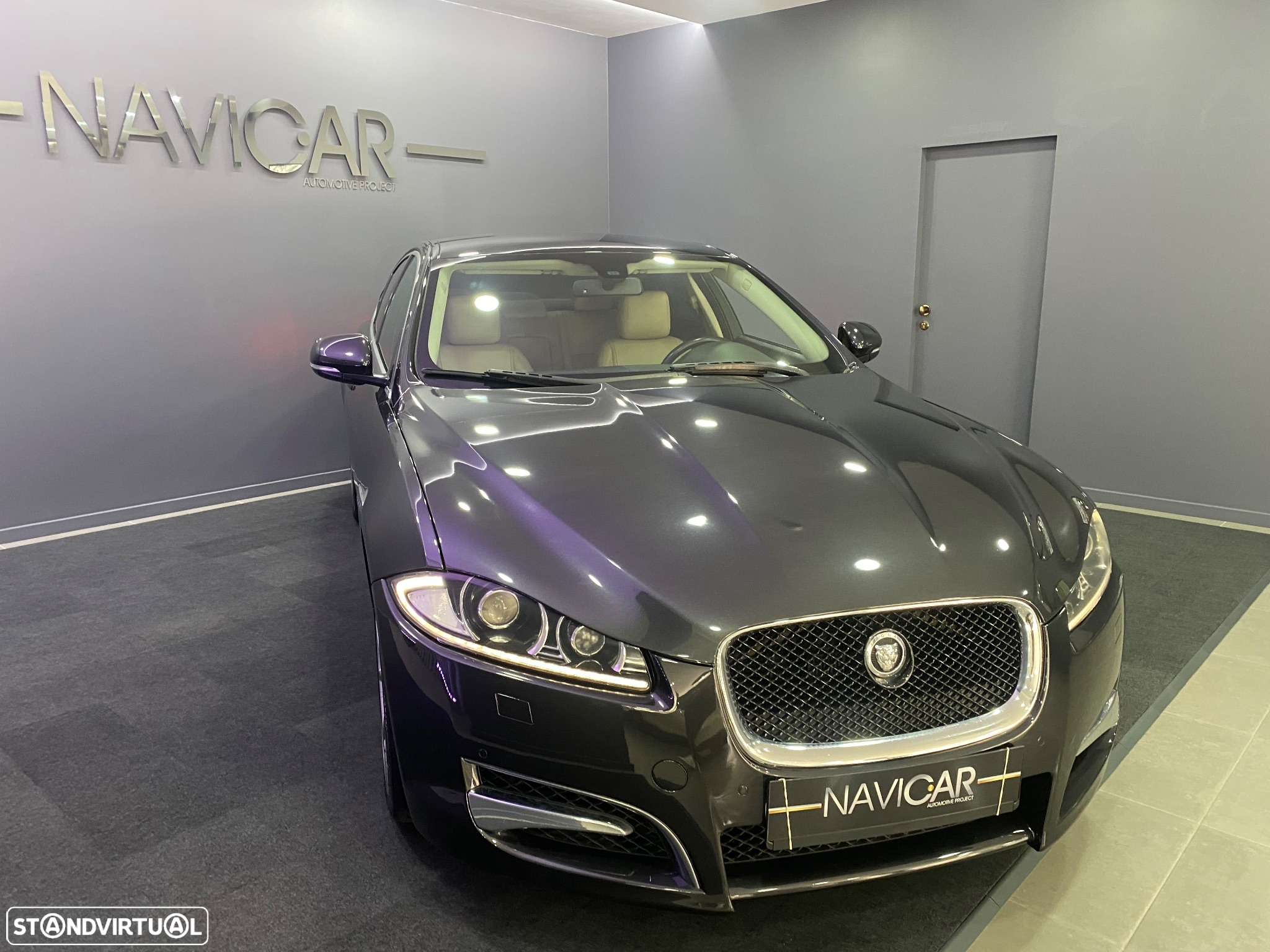 Jaguar XF 2.2 D R-Sport - 21