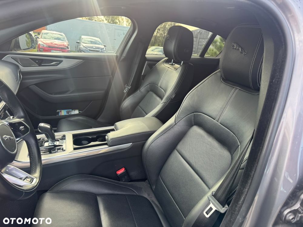 Jaguar XE 2.0 D200 mHEV R-Dynamic Black - 20