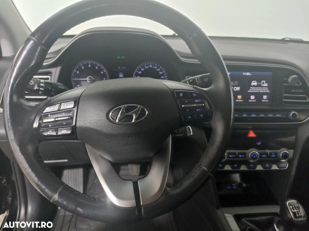 Hyundai Elantra 1.6 MPi Exclusive - 13