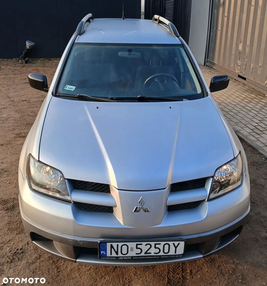 Mitsubishi Outlander 2.0 Comfort 4WD - 2