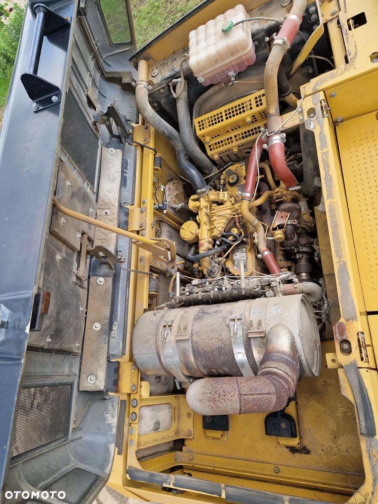 Caterpillar 329E - 12