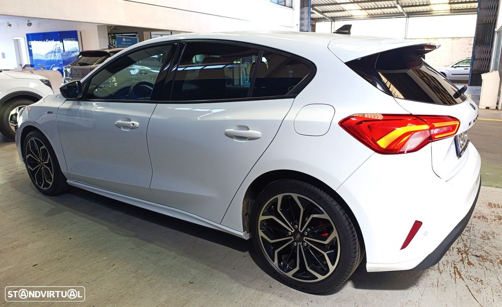 Ford Focus 1.0 EcoBoost Hybrid ST-LINE X - 4