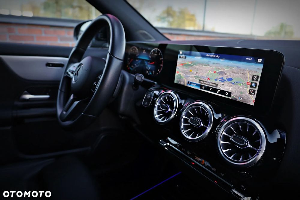 Mercedes-Benz GLA 200 Style - 19