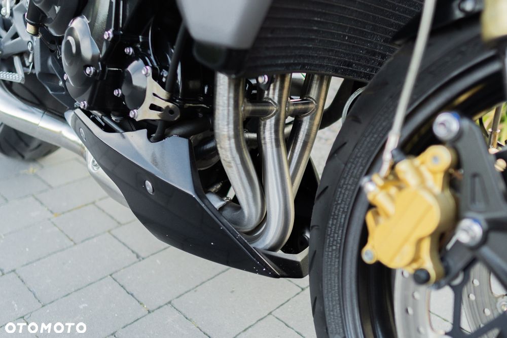 Triumph Street Triple - 13