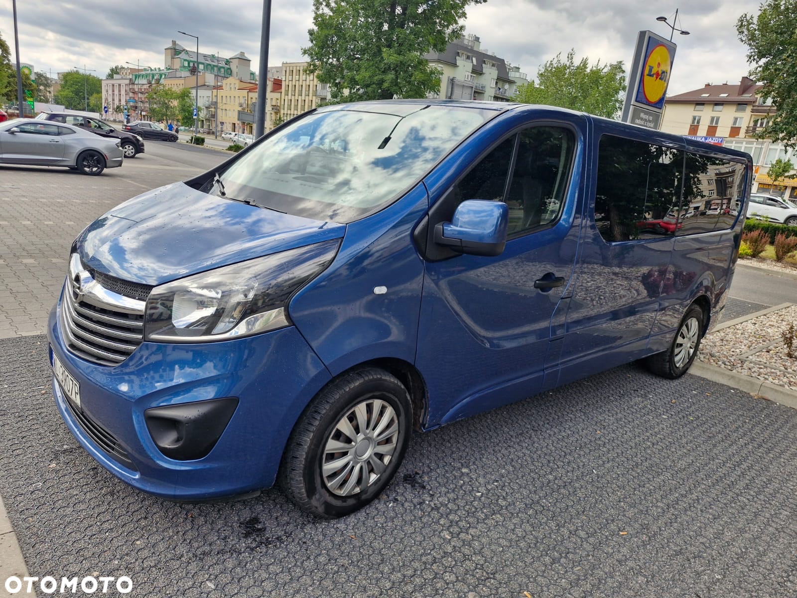 Opel Vivaro L2H1 2,9t Elegance - 2