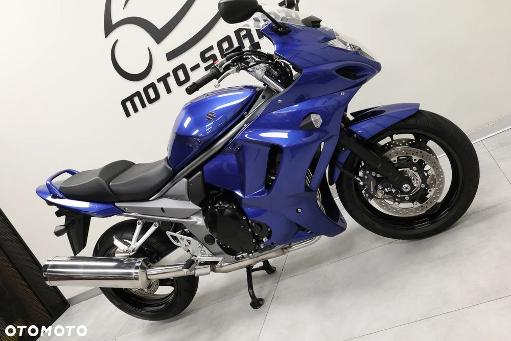 Suzuki GSX - 8