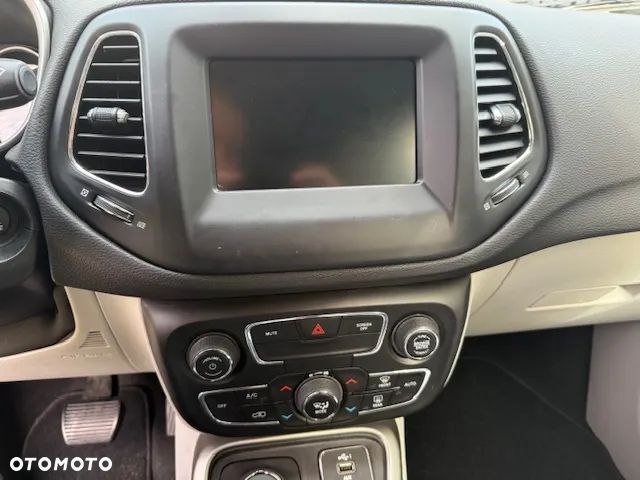 Jeep Compass - 16