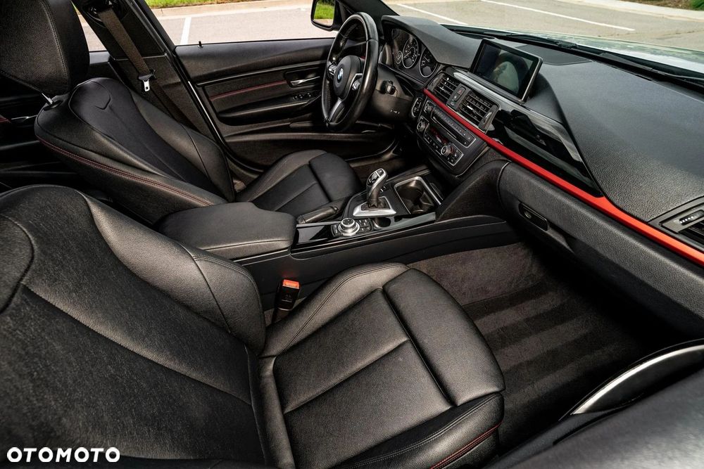 BMW Seria 3 330i Sport Line Shadow - 25