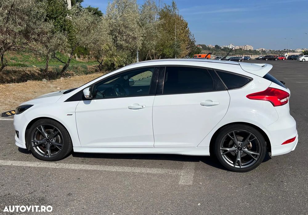 Ford Focus 1.0 EcoBoost ST-Line - 2