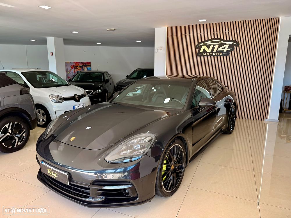 Porsche Panamera - 1