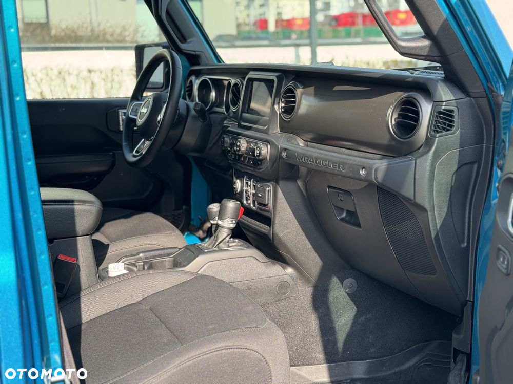Jeep Wrangler - 14