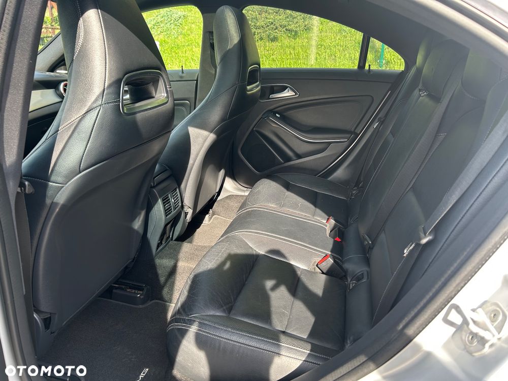 Mercedes-Benz CLA 45 AMG 4Matic 7G-DCT - 14
