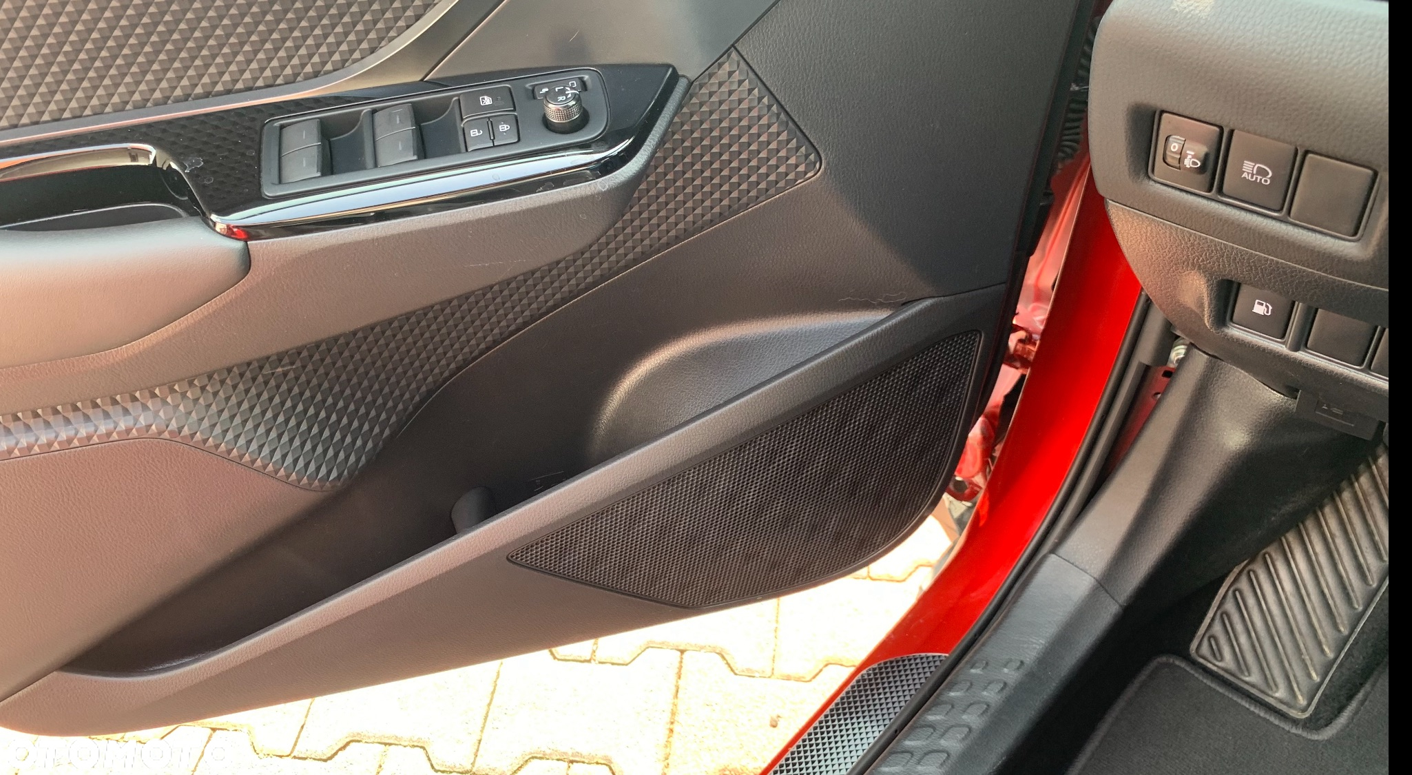 Toyota C-HR 1.8 Hybrid GPF Executive - 14