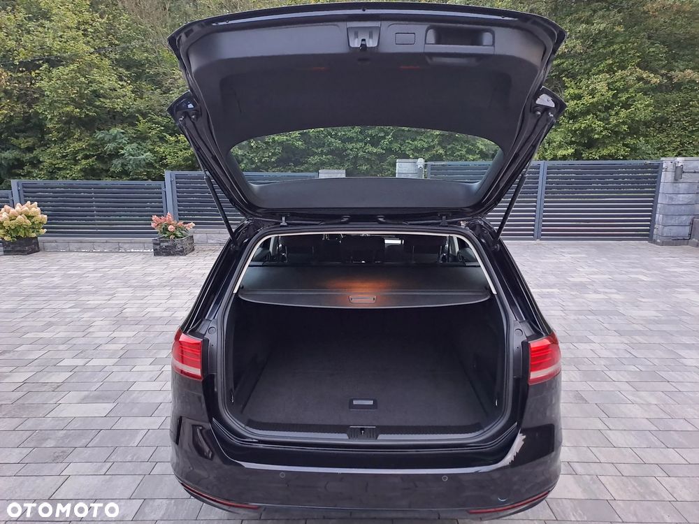 Volkswagen Passat - 24