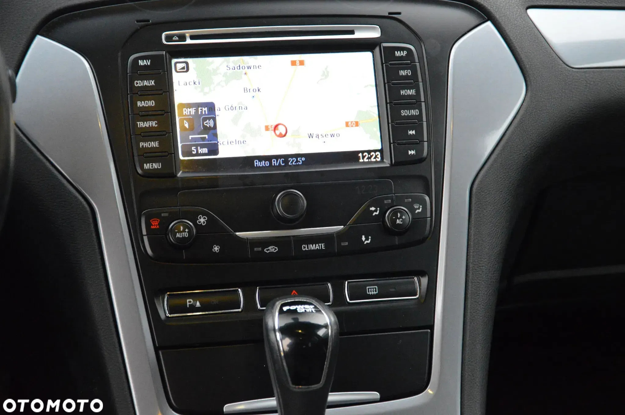 Ford Mondeo - 26