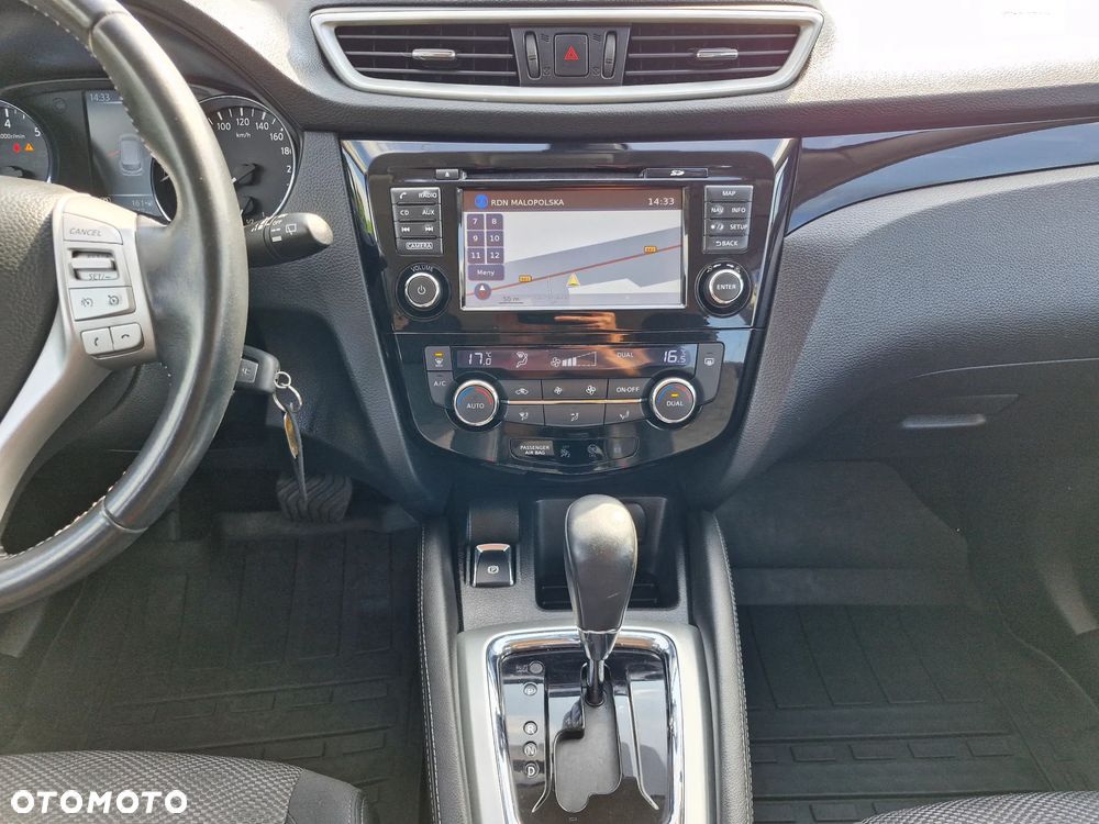 Nissan Qashqai - 25