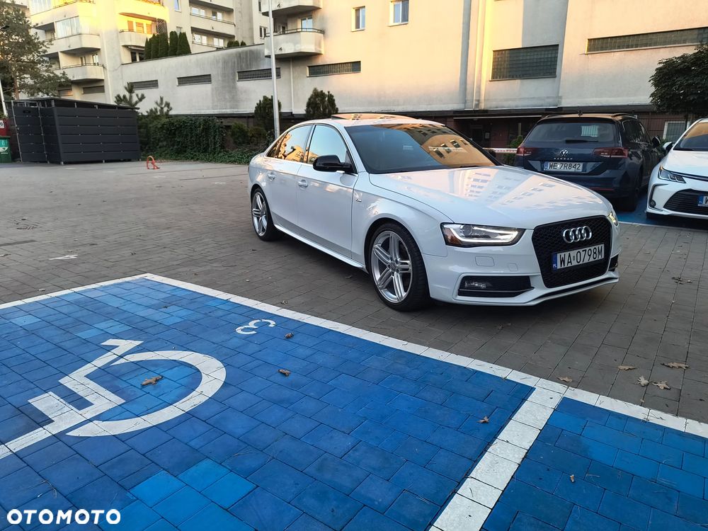 Audi A4 Limousine - 1