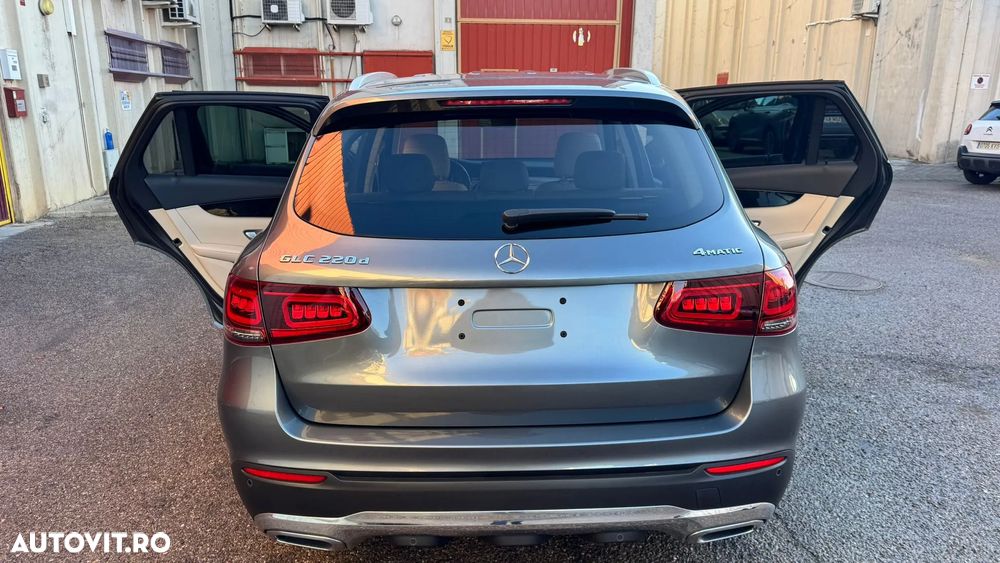 Mercedes-Benz GLC 220 d 4MATIC 9G-TRONIC AMG Line - 11
