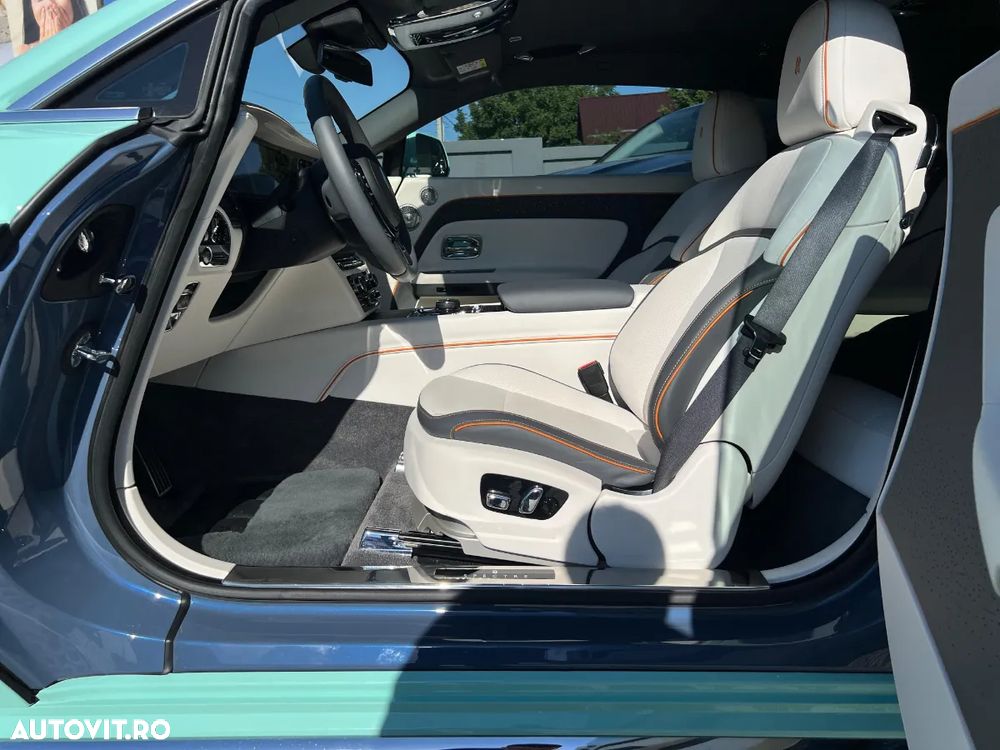 Rolls-Royce Spectre - 18