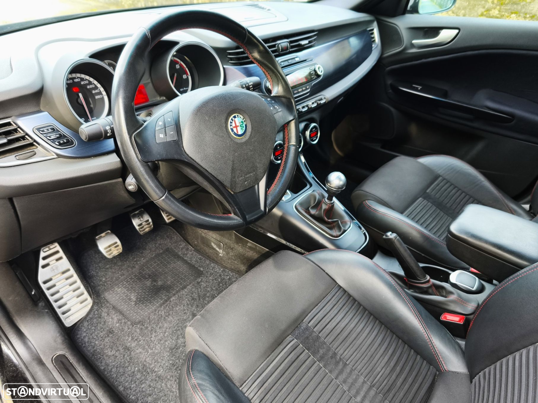 Alfa Romeo Giulietta 1.6 JTDm Distinctive - 8