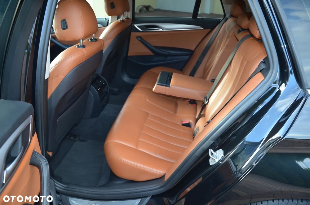 BMW Seria 5 520d M Sport - 23