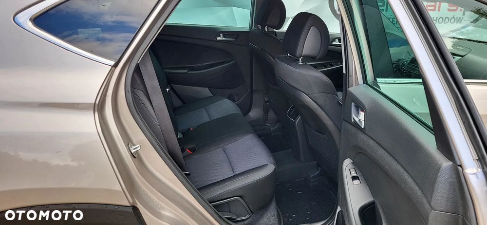Hyundai Tucson 2.0 CRDI BlueDrive Style 2WD - 16