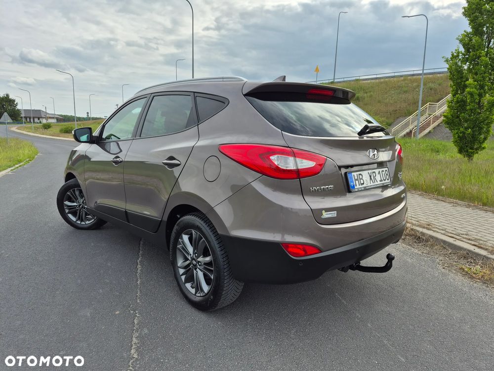 Hyundai ix35 2.0 CRDi 4WD Automatik Fifa World Cup Gold Edition - 3