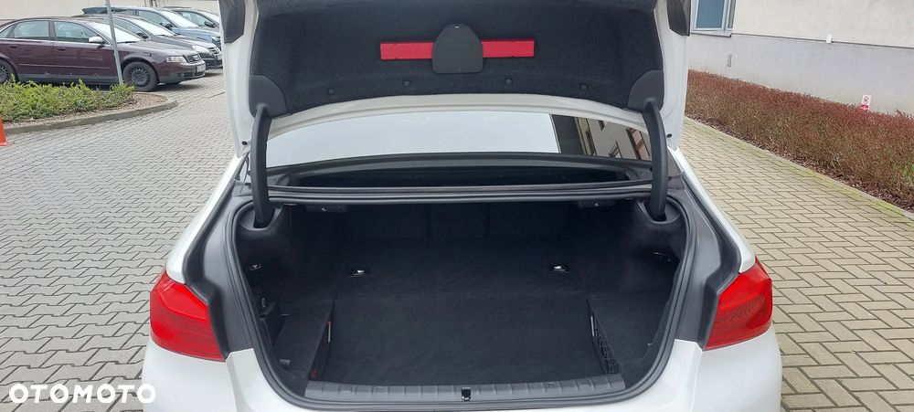 BMW Seria 5 530e iPerformance M Sport sport - 12