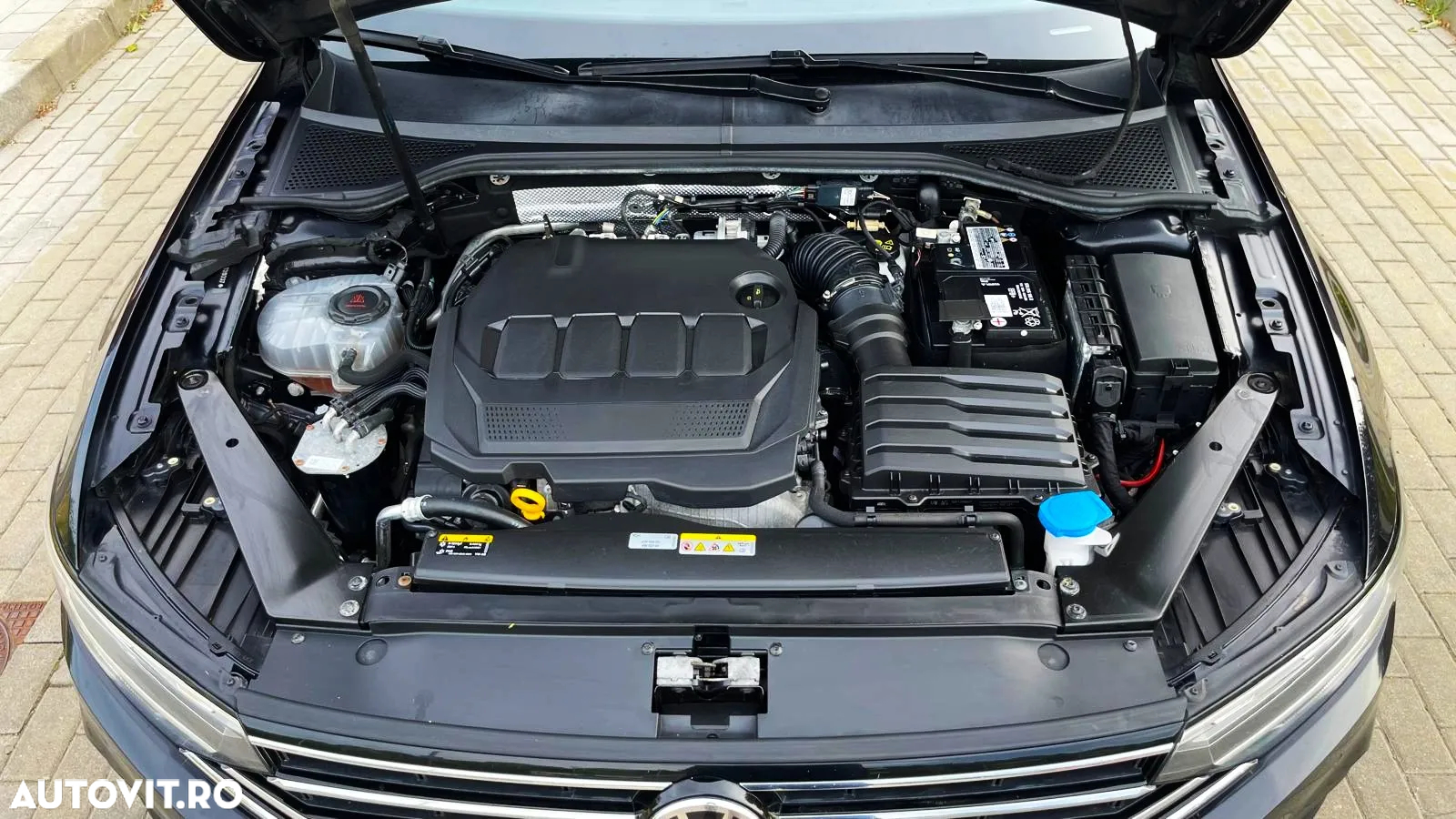Volkswagen Passat Variant 2.0 TDI SCR DSG Elegance - 38