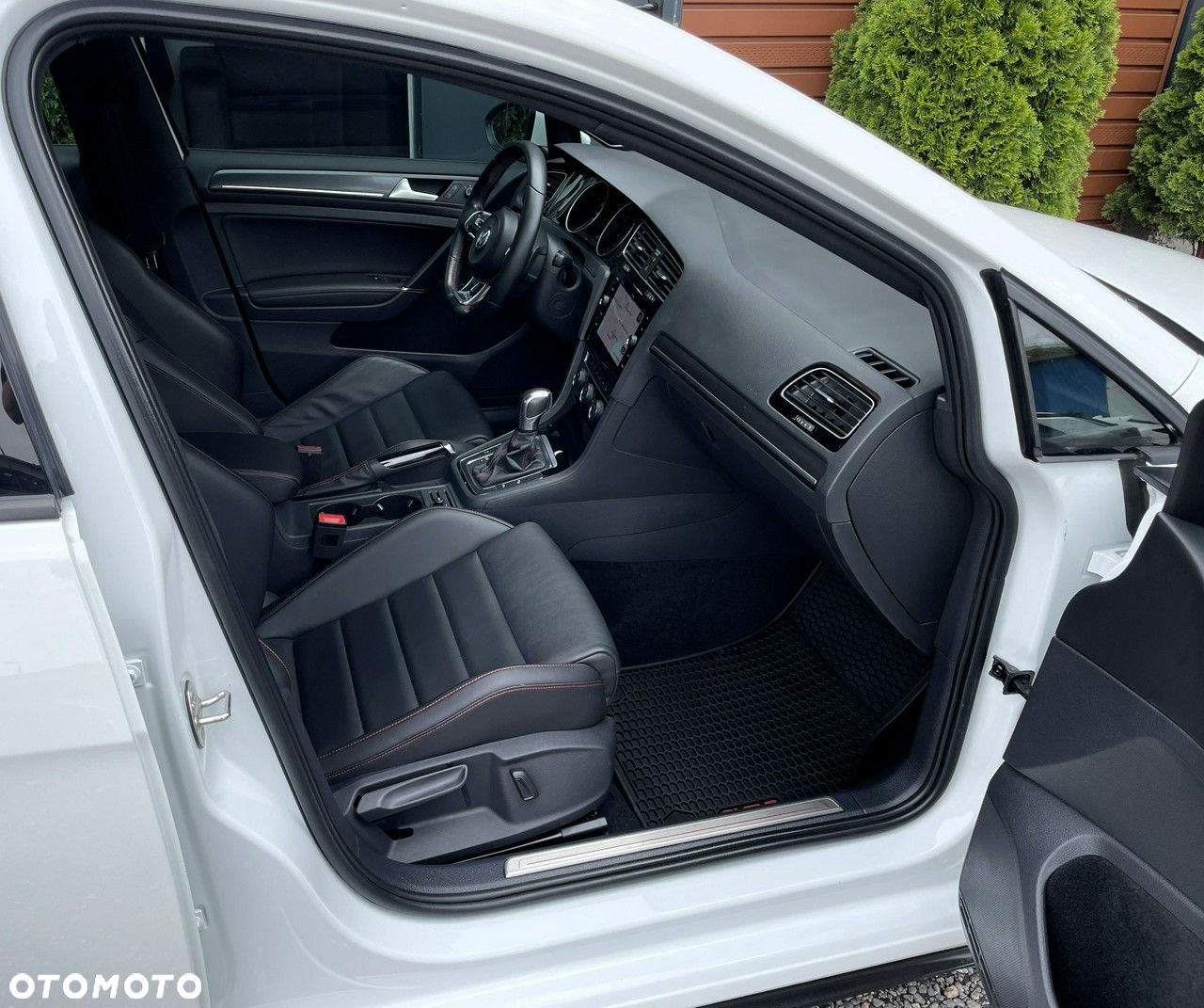 Volkswagen Golf GTI 2.0 TSI OPF DSG Performance - 29