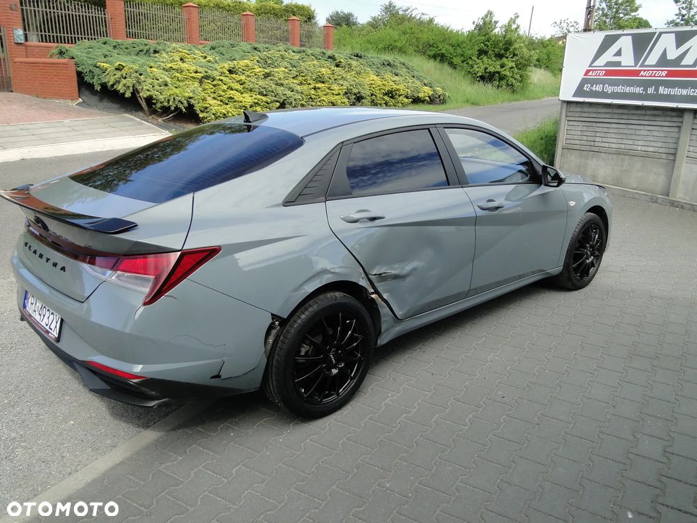 Hyundai Elantra 1.6 Smart CVT - 14