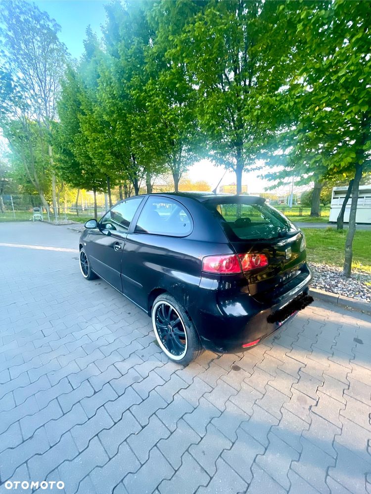 Seat Ibiza SC 1.4 16V Sport - 4