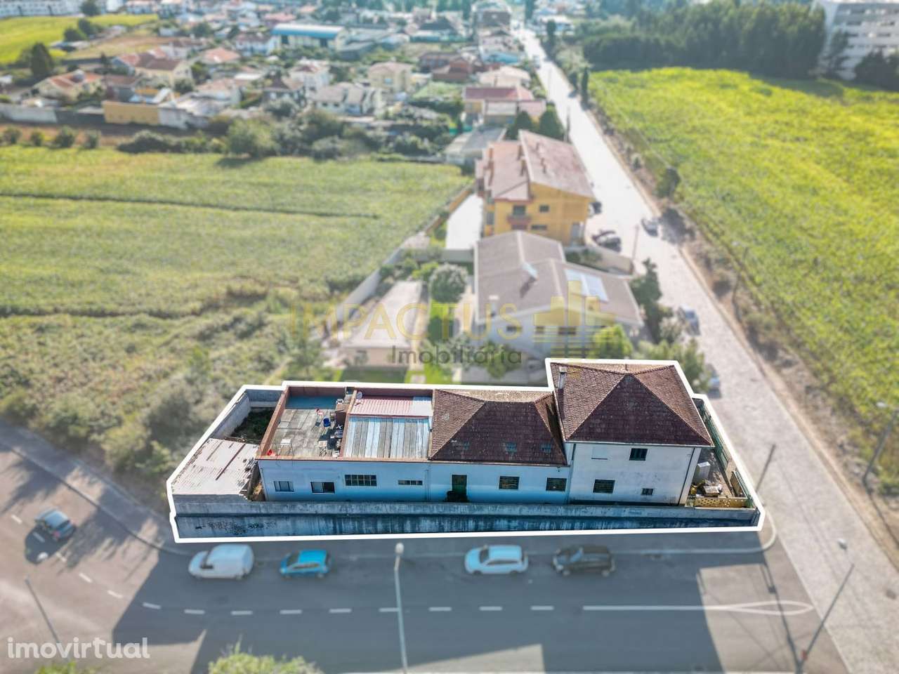 Moradia isolada com dois pisos - Grande imagem: 2/30