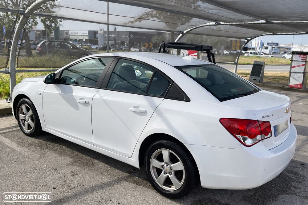 Chevrolet Cruze 1.6 LS - 5