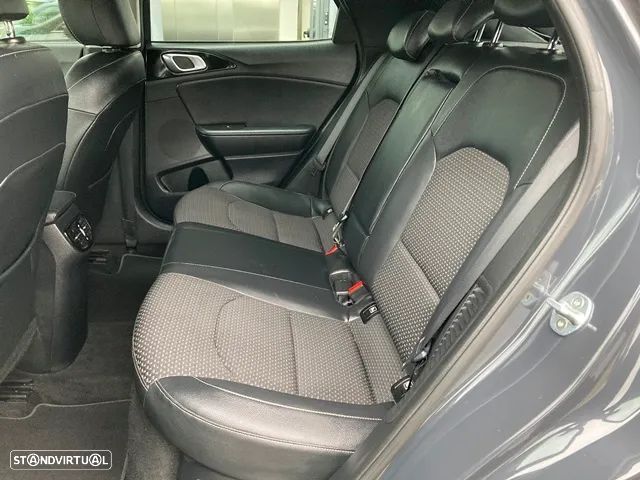 Kia XCeed 1.6 GDi PHEV Drive - 32