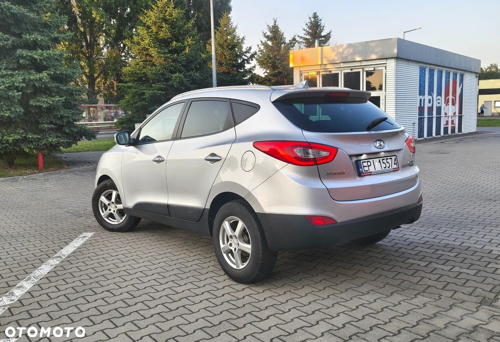 Hyundai ix35 1.7 CRDi 2WD blue Finale Gold - 6