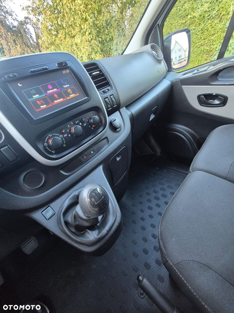 Renault Trafic Long L2 120koni 2017r Navi Klima Super stan - 17