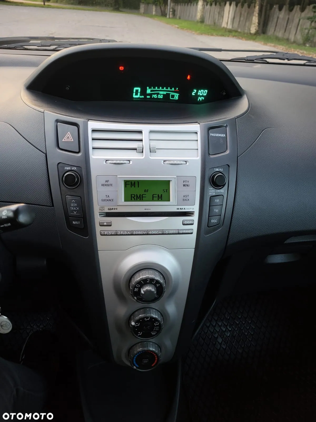 Toyota Yaris - 15